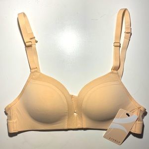 NWT Lively the mesh trim no wire bra